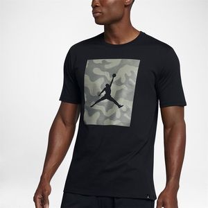 Nike Jordan Sportswear Jumpman Mens XXL NWT
P51 Camo 925809 Deadstock